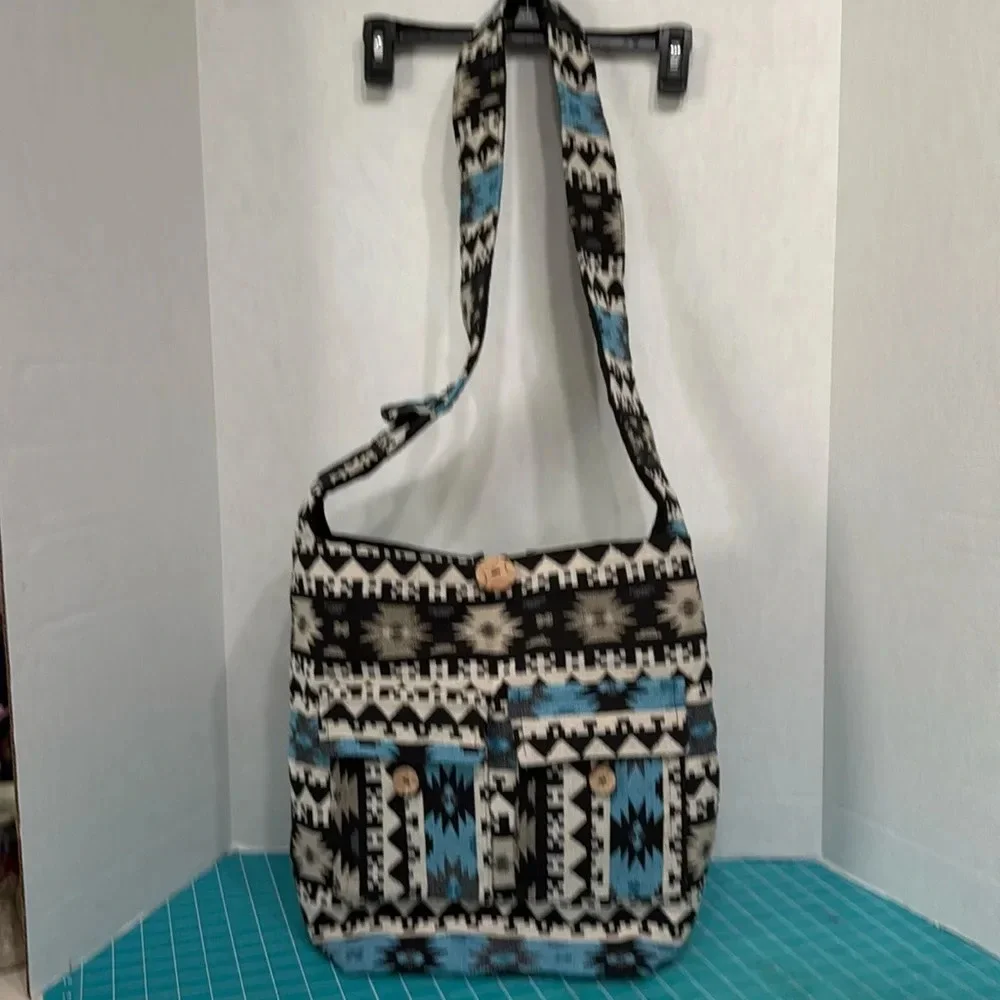 NWOT Tribe Blue&White Aztec Hobo Beach Bag Day-trip Bag
